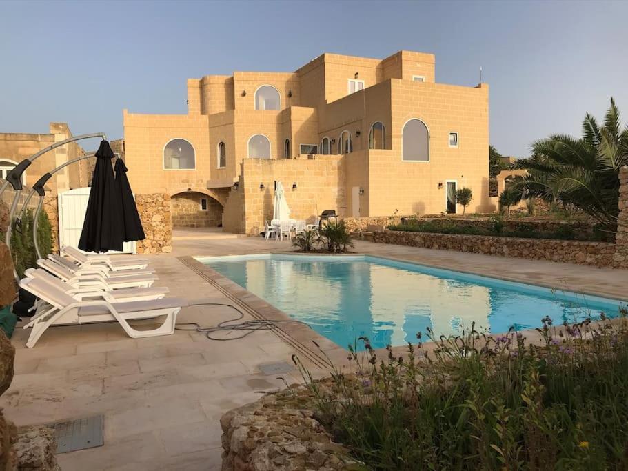 Farmhouse Villa With Large Pool And Garden In Gozo Għarb Zewnętrze zdjęcie