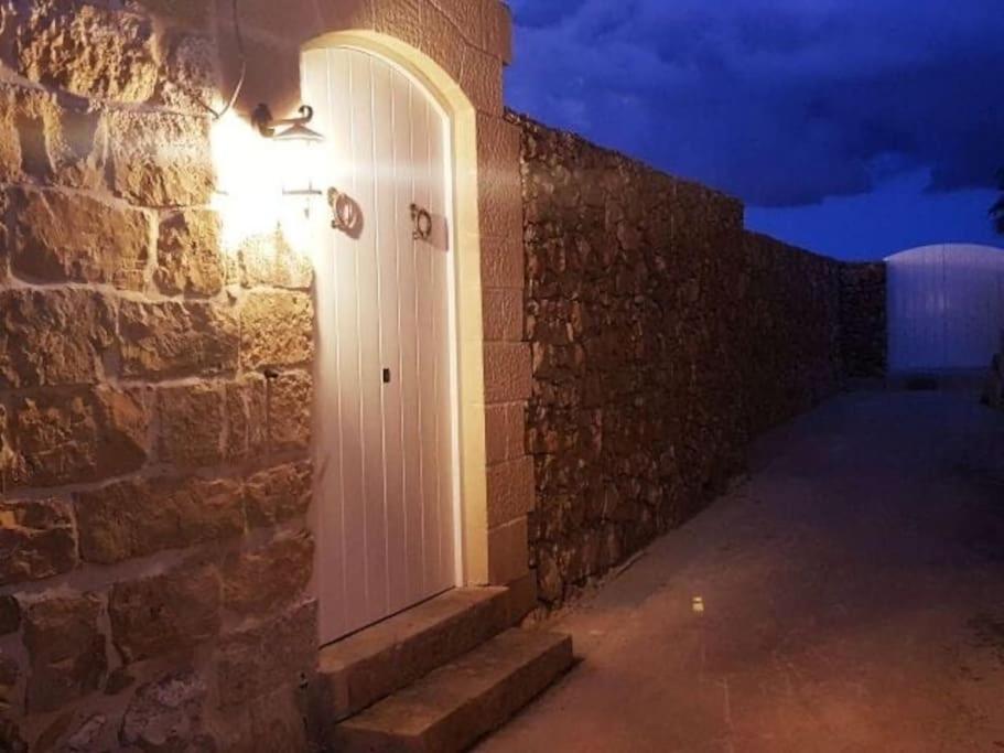 Farmhouse Villa With Large Pool And Garden In Gozo Għarb Zewnętrze zdjęcie