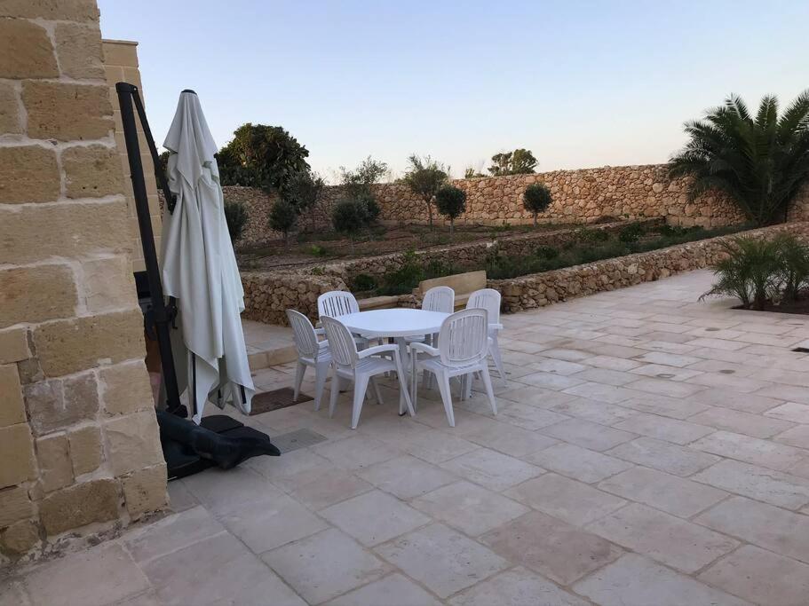 Farmhouse Villa With Large Pool And Garden In Gozo Għarb Zewnętrze zdjęcie