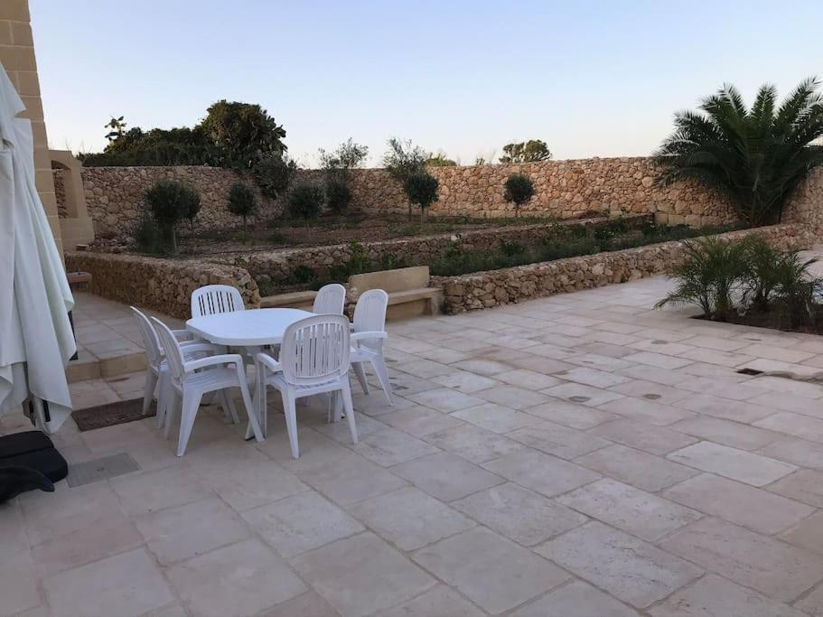 Farmhouse Villa With Large Pool And Garden In Gozo Għarb Zewnętrze zdjęcie